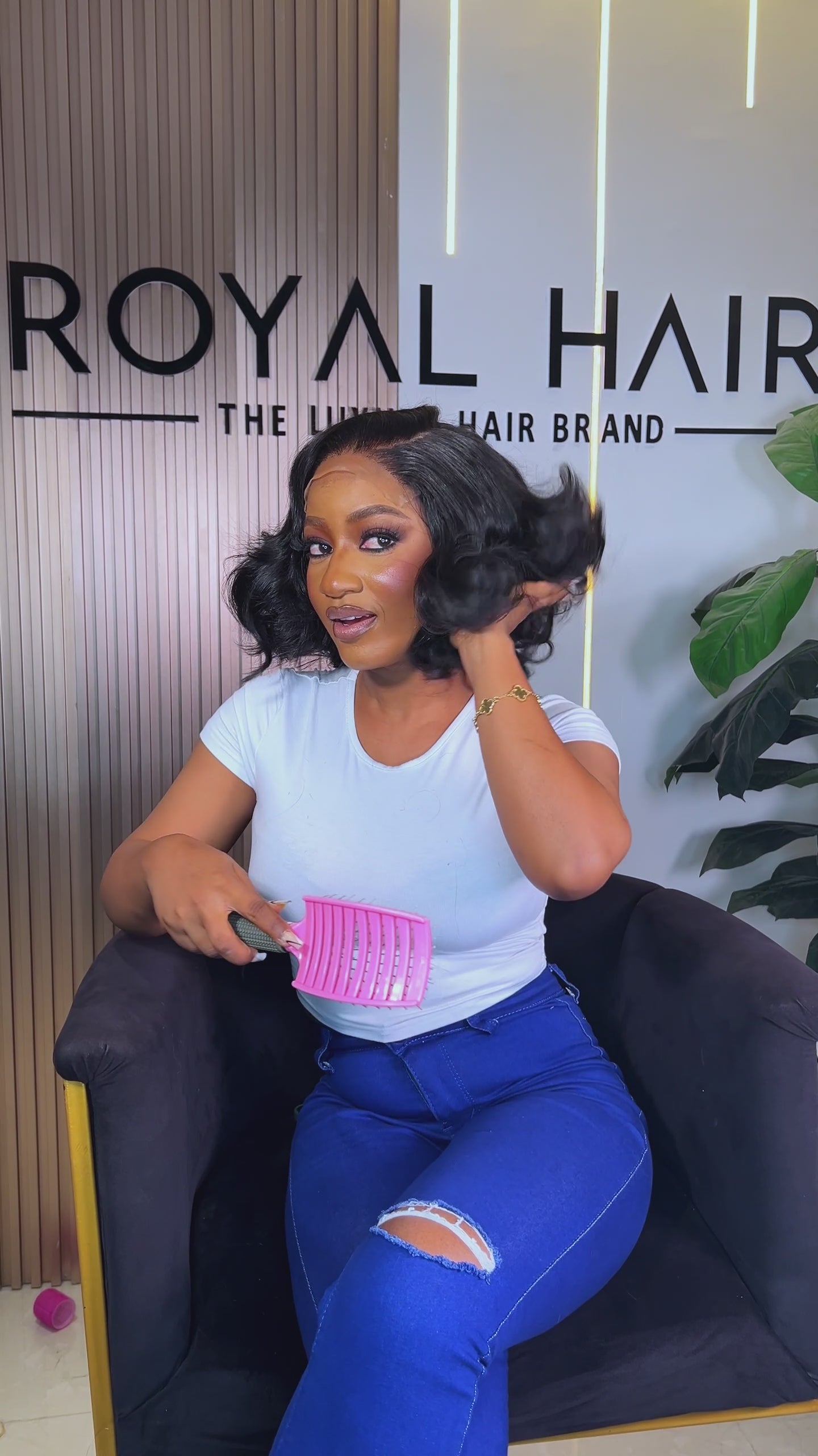 Luxury bouncy curls 10” 250 grams 
With 5x5 HD closure